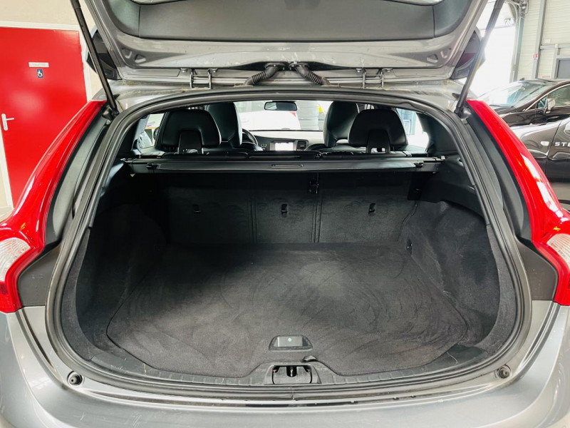 Photo 11 de l'offre de VOLVO V60 BUSINESS D3 150 ch Stop&Start Geartronic 6 Kinetic Business à 15990€ chez Occasions Champenoises