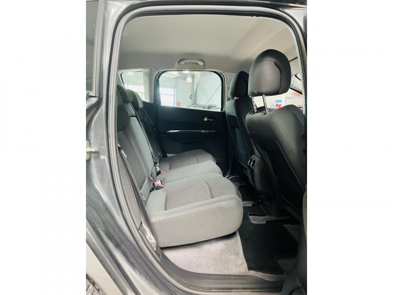Photo 12 de l'offre de PEUGEOT 3008  1.6 HDi 115 Style BVM6 à 10990€ chez Occasions Champenoises