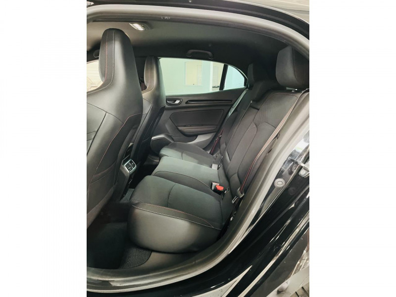 Photo 10 de l'offre de RENAULT MEGANE IV BERLINE  TCe 300 EDC R.S. à 39990€ chez Occasions Champenoises