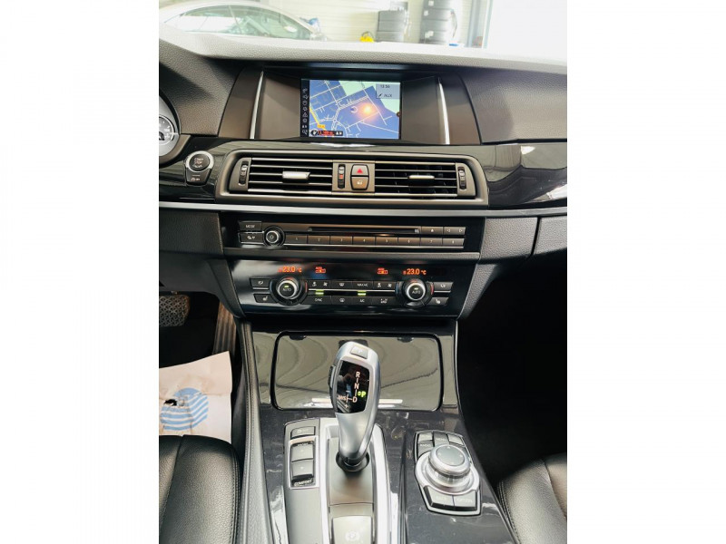 Photo 6 de l'offre de BMW SERIE 5  520d 184 ch F10 LCI Lounge Plus BVA8 à 19490€ chez Occasions Champenoises