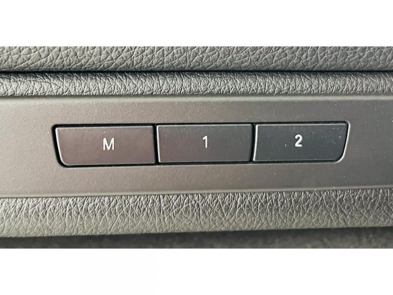 Photo 12 de l'offre de BMW SERIE 5  520d 184 ch F10 LCI Lounge Plus BVA8 à 19490€ chez Occasions Champenoises