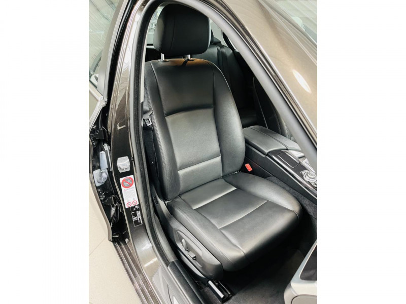 Photo 17 de l'offre de BMW SERIE 5  520d 184 ch F10 LCI Lounge Plus BVA8 à 19490€ chez Occasions Champenoises