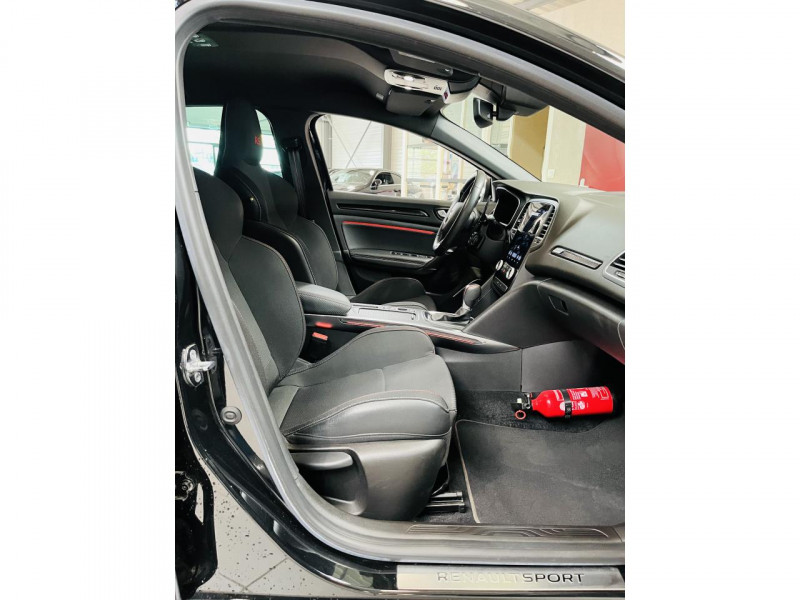 Photo 13 de l'offre de RENAULT MEGANE IV BERLINE  TCe 300 EDC R.S. à 39990€ chez Occasions Champenoises
