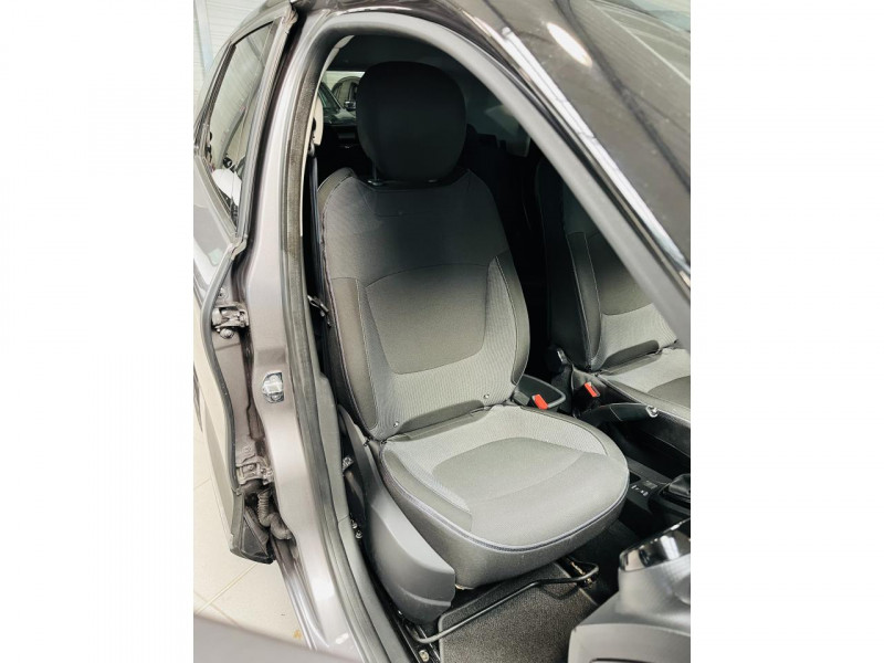Photo 13 de l'offre de RENAULT CAPTUR dCi 90 Intens EDC à 9900€ chez Occasions Champenoises
