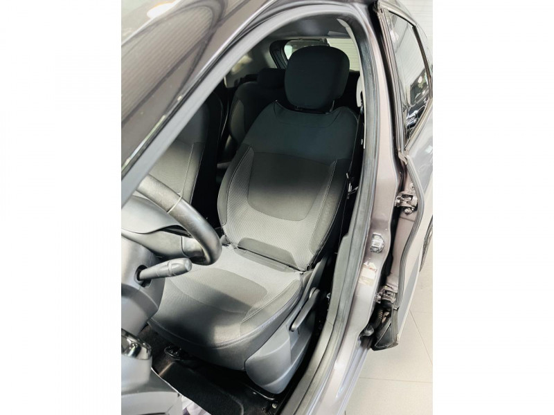 Photo 7 de l'offre de RENAULT CAPTUR dCi 90 Intens EDC à 9900€ chez Occasions Champenoises
