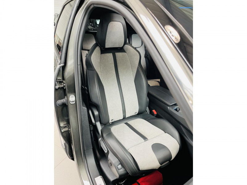 Photo 22 de l'offre de PEUGEOT 3008  Hybrid4 300 e-EAT8 GT à 17490€ chez Occasions Champenoises