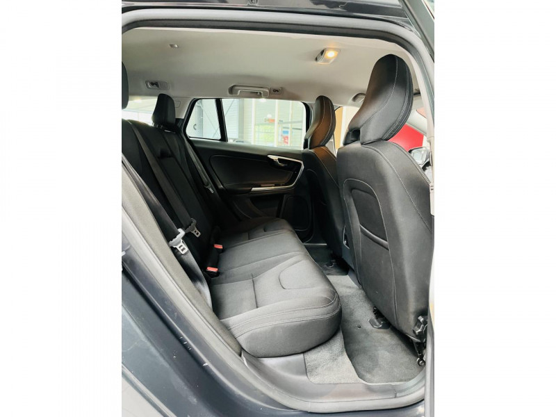 Photo 11 de l'offre de VOLVO V60 BUSINESS  D2 120 ch Stop&Start Kinetic Business à 12990€ chez Occasions Champenoises