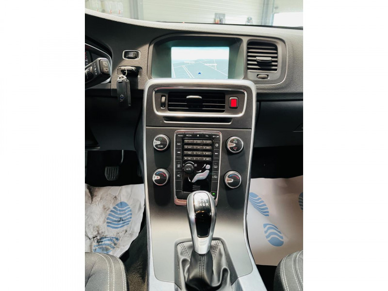 Photo 6 de l'offre de VOLVO V60 BUSINESS  D2 120 ch Stop&Start Kinetic Business à 12990€ chez Occasions Champenoises