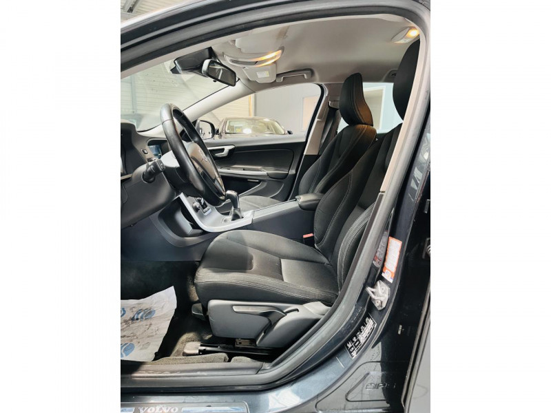 Photo 8 de l'offre de VOLVO V60 BUSINESS  D2 120 ch Stop&Start Kinetic Business à 12990€ chez Occasions Champenoises