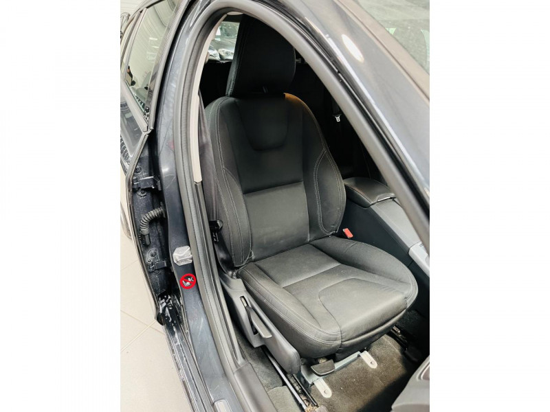 Photo 13 de l'offre de VOLVO V60 BUSINESS  D2 120 ch Stop&Start Kinetic Business à 12990€ chez Occasions Champenoises