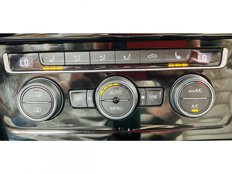 Photo 7 de l'offre de VOLKSWAGEN GOLF 1.2 TSI 105 Highline DSG7 à 11990€ chez Occasions Champenoises