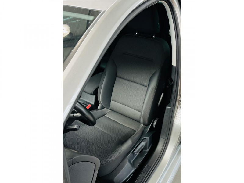 Photo 7 de l'offre de VOLKSWAGEN GOLF 1.0 TSI 110 BlueMotion Technology Confortline à 12990€ chez Occasions Champenoises