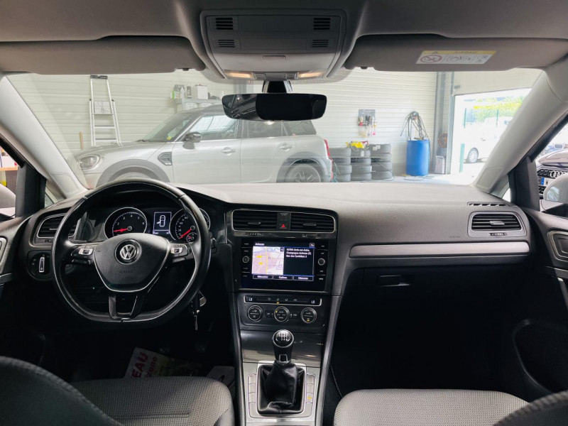 Photo 3 de l'offre de VOLKSWAGEN GOLF 1.0 TSI 110 BlueMotion Technology Confortline à 12990€ chez Occasions Champenoises