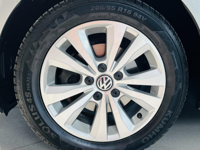 Photo 17 de l'offre de VOLKSWAGEN GOLF 1.0 TSI 110 BlueMotion Technology Confortline à 12990€ chez Occasions Champenoises