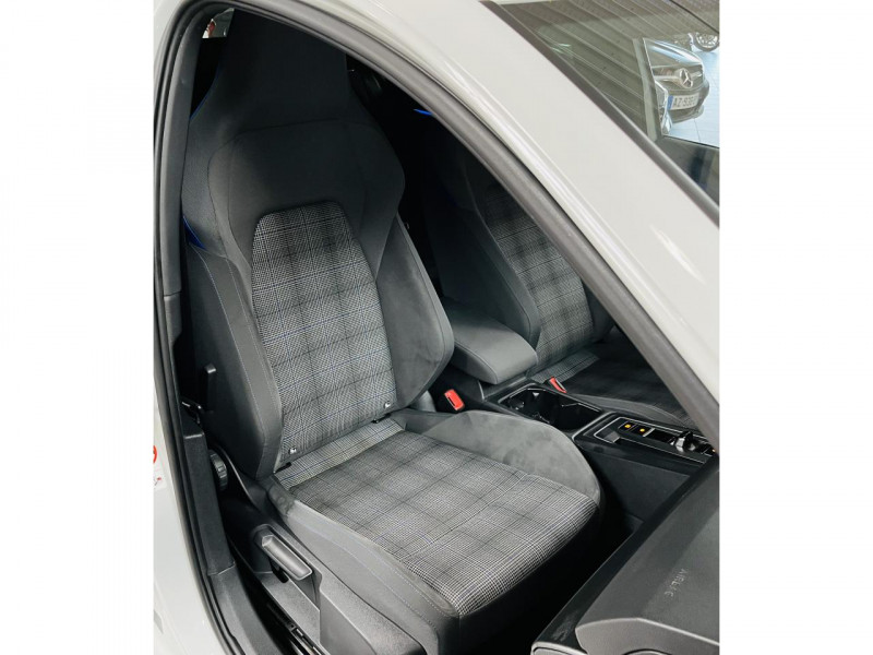 Photo 14 de l'offre de VOLKSWAGEN GOLF 1.4 Hybrid Rechargeable 245 DSG6 GTE à 21990€ chez Occasions Champenoises