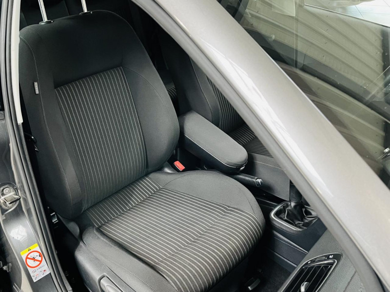 Photo 13 de l'offre de VOLKSWAGEN POLO 1.6 TDI 90 CR FAP Sportline à 7990€ chez Occasions Champenoises
