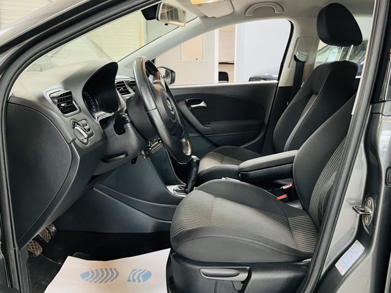 Photo 8 de l'offre de VOLKSWAGEN POLO 1.6 TDI 90 CR FAP Sportline à 7990€ chez Occasions Champenoises