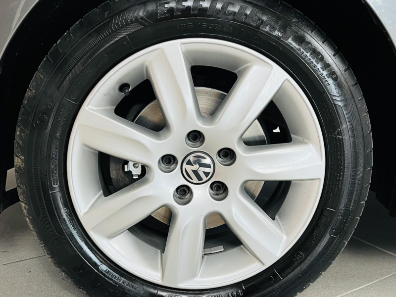 Photo 17 de l'offre de VOLKSWAGEN POLO 1.6 TDI 90 CR FAP Sportline à 7990€ chez Occasions Champenoises