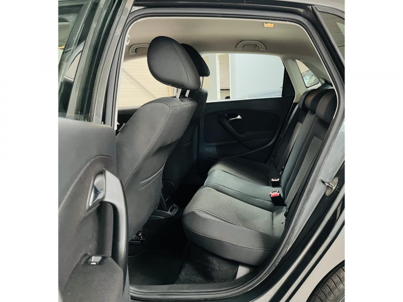 Photo 9 de l'offre de VOLKSWAGEN POLO 1.6 TDI 90 CR FAP Sportline à 7990€ chez Occasions Champenoises