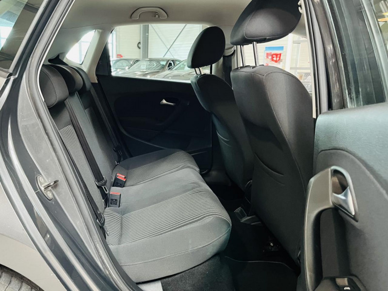 Photo 11 de l'offre de VOLKSWAGEN POLO 1.6 TDI 90 CR FAP Sportline à 7990€ chez Occasions Champenoises