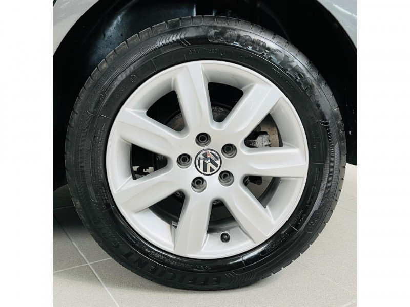 Photo 18 de l'offre de VOLKSWAGEN POLO 1.6 TDI 90 CR FAP Sportline à 7990€ chez Occasions Champenoises