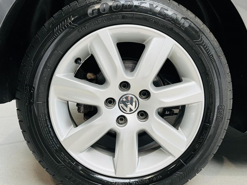 Photo 19 de l'offre de VOLKSWAGEN POLO 1.6 TDI 90 CR FAP Sportline à 7990€ chez Occasions Champenoises