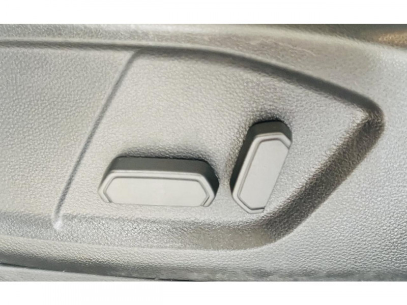 Photo 11 de l'offre de FORD RANGER DOUBLE CABINE  3.2 TDCi 200 4X4 BVA6 WILDTRACK X à 31990€ chez Occasions Champenoises