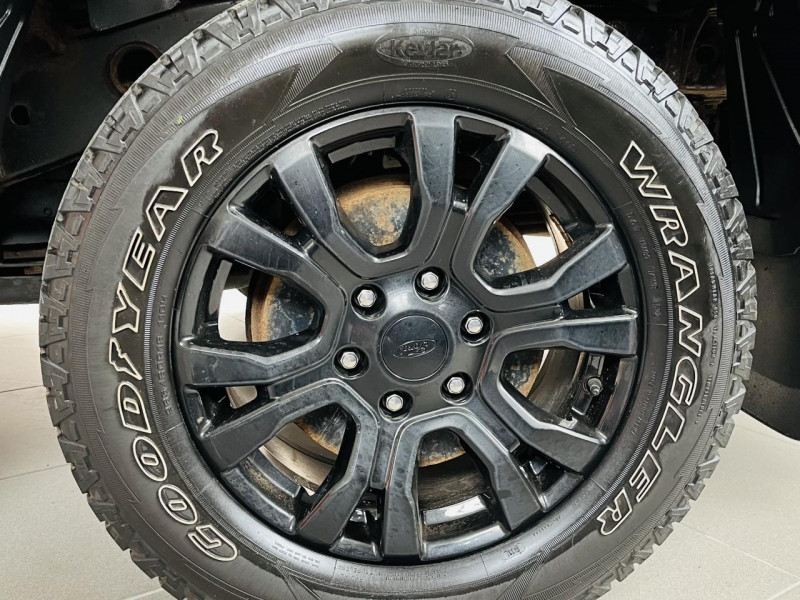 Photo 21 de l'offre de FORD RANGER DOUBLE CABINE  3.2 TDCi 200 4X4 BVA6 WILDTRACK X à 31990€ chez Occasions Champenoises