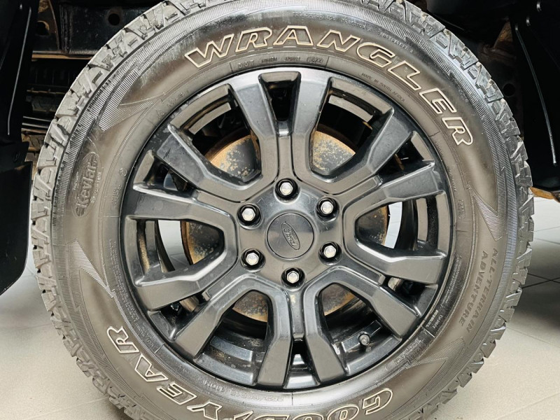 Photo 22 de l'offre de FORD RANGER DOUBLE CABINE  3.2 TDCi 200 4X4 BVA6 WILDTRACK X à 31990€ chez Occasions Champenoises
