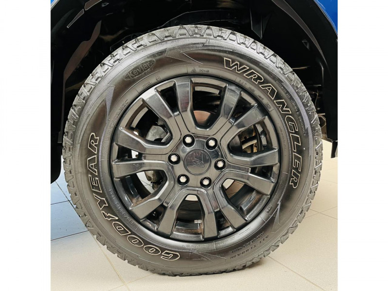 Photo 23 de l'offre de FORD RANGER DOUBLE CABINE  3.2 TDCi 200 4X4 BVA6 WILDTRACK X à 31990€ chez Occasions Champenoises