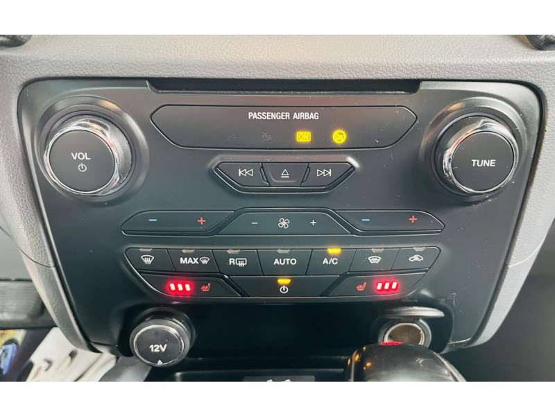 Photo 8 de l'offre de FORD RANGER DOUBLE CABINE  3.2 TDCi 200 4X4 BVA6 WILDTRACK X à 31990€ chez Occasions Champenoises