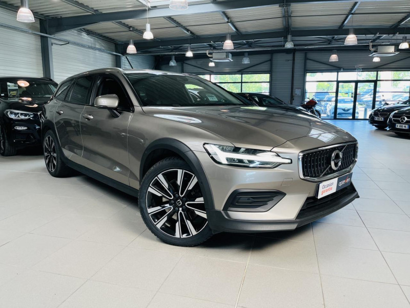 Volvo V60 CROSS COUNTRY D4 AWD 190 ch Geartronic 8 Pro DIESEL PEBBLE GREY Occasion à vendre