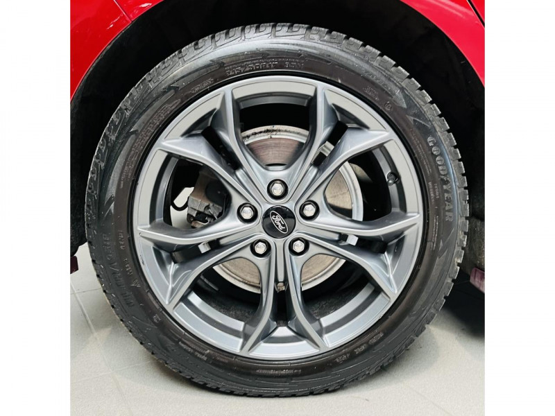Photo 23 de l'offre de FORD FOCUS 1.5 EcoBoost 182 S&S BVA8 ST Line à 18990€ chez Occasions Champenoises