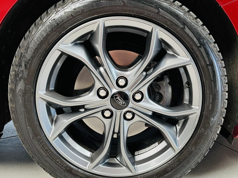 Photo 24 de l'offre de FORD FOCUS 1.5 EcoBoost 182 S&S BVA8 ST Line à 18990€ chez Occasions Champenoises