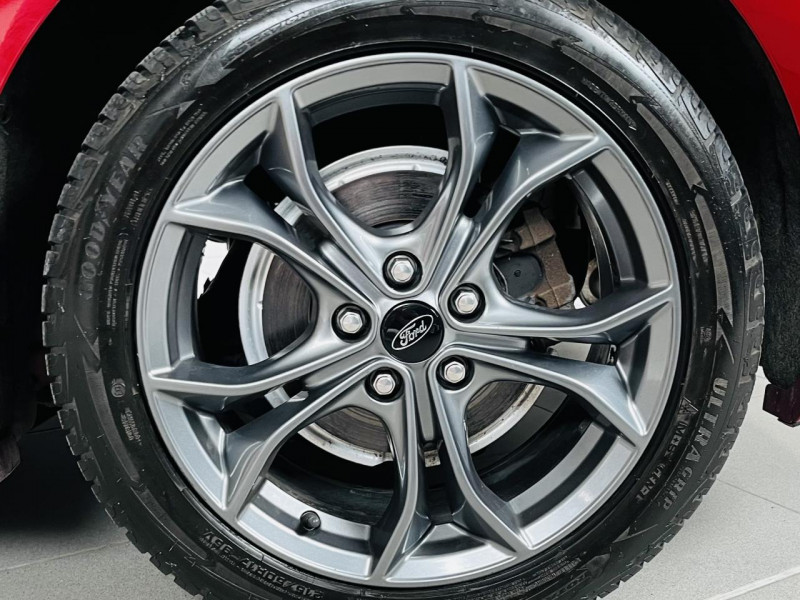 Photo 22 de l'offre de FORD FOCUS 1.5 EcoBoost 182 S&S BVA8 ST Line à 18990€ chez Occasions Champenoises