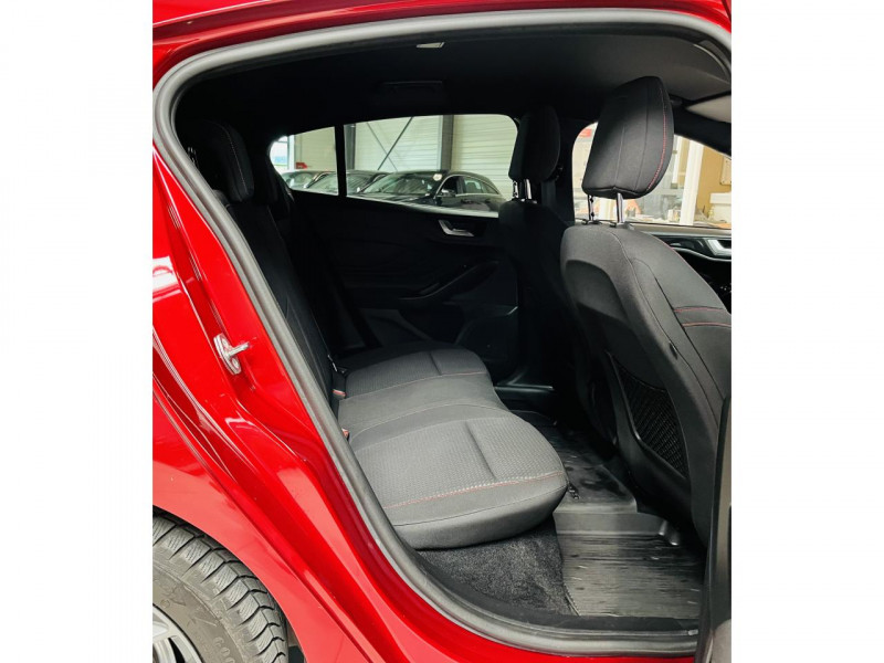 Photo 14 de l'offre de FORD FOCUS 1.5 EcoBoost 182 S&S BVA8 ST Line à 18990€ chez Occasions Champenoises