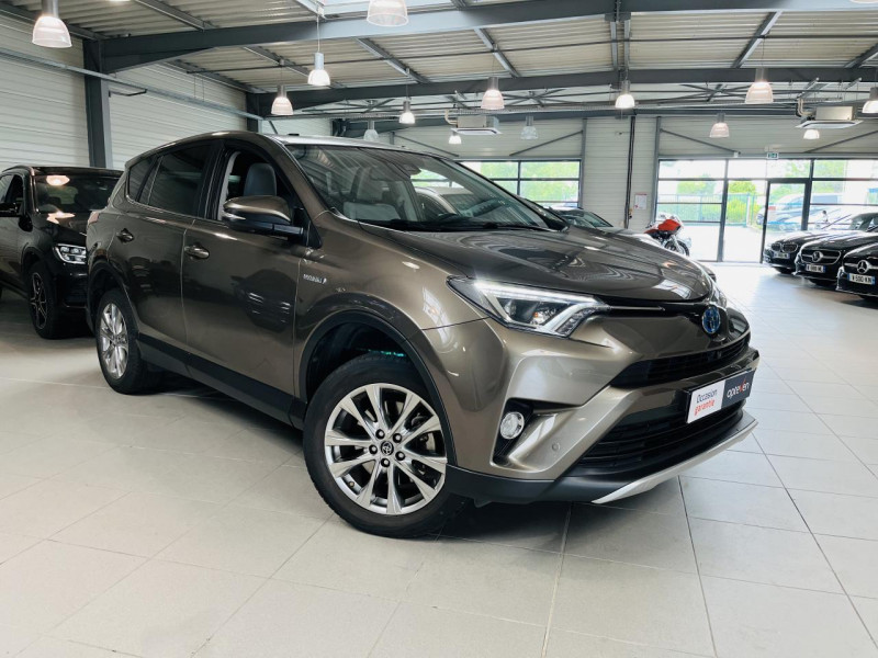 Photo 1 de l'offre de TOYOTA RAV4 HYBRIDE 197ch 2WD Lounge à 22990€ chez Occasions Champenoises