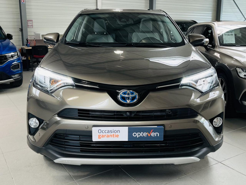 Photo 2 de l'offre de TOYOTA RAV4 HYBRIDE 197ch 2WD Lounge à 22990€ chez Occasions Champenoises