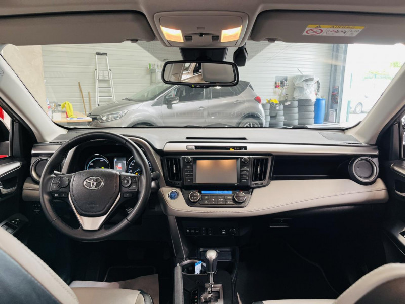 Photo 4 de l'offre de TOYOTA RAV4 HYBRIDE 197ch 2WD Lounge à 22990€ chez Occasions Champenoises