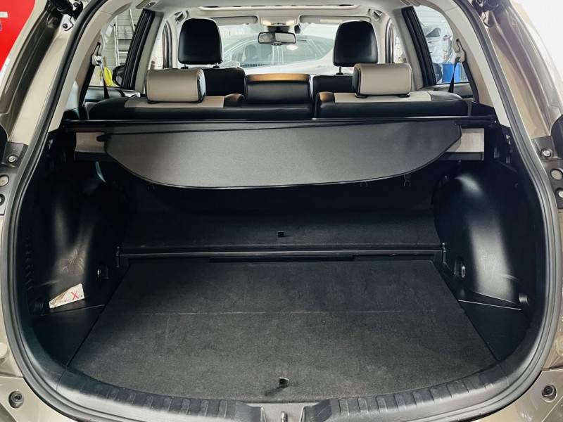 Photo 13 de l'offre de TOYOTA RAV4 HYBRIDE 197ch 2WD Lounge à 22990€ chez Occasions Champenoises