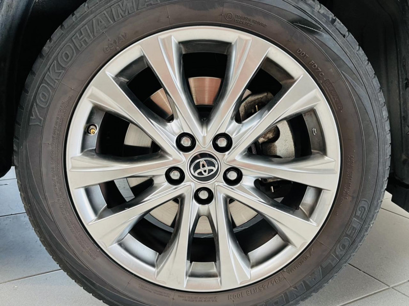 Photo 24 de l'offre de TOYOTA RAV4 HYBRIDE 197ch 2WD Lounge à 22990€ chez Occasions Champenoises