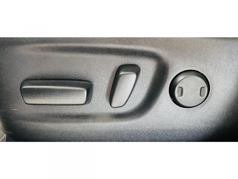 Photo 11 de l'offre de TOYOTA RAV4 HYBRIDE 197ch 2WD Lounge à 22990€ chez Occasions Champenoises