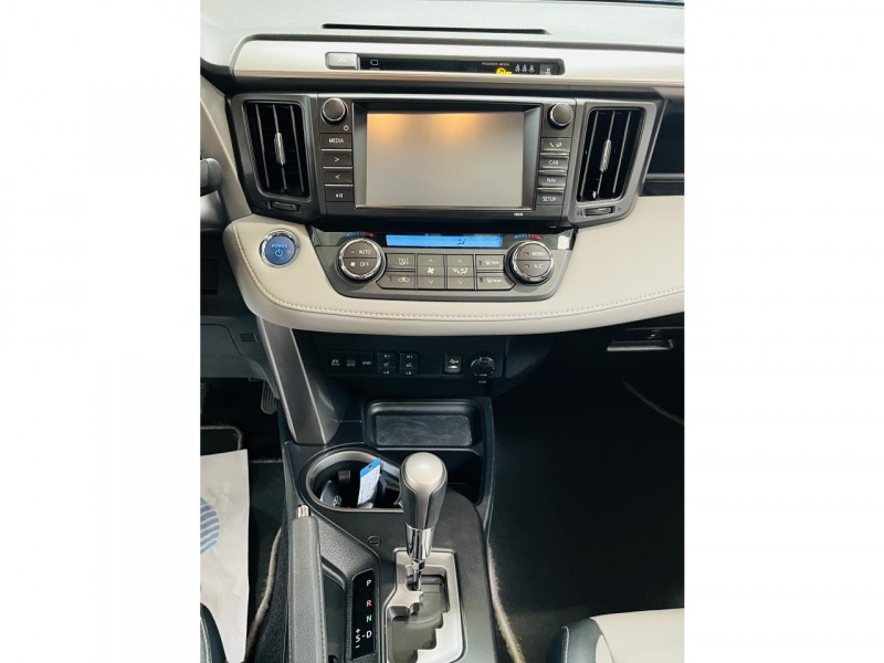 Photo 7 de l'offre de TOYOTA RAV4 HYBRIDE 197ch 2WD Lounge à 22990€ chez Occasions Champenoises