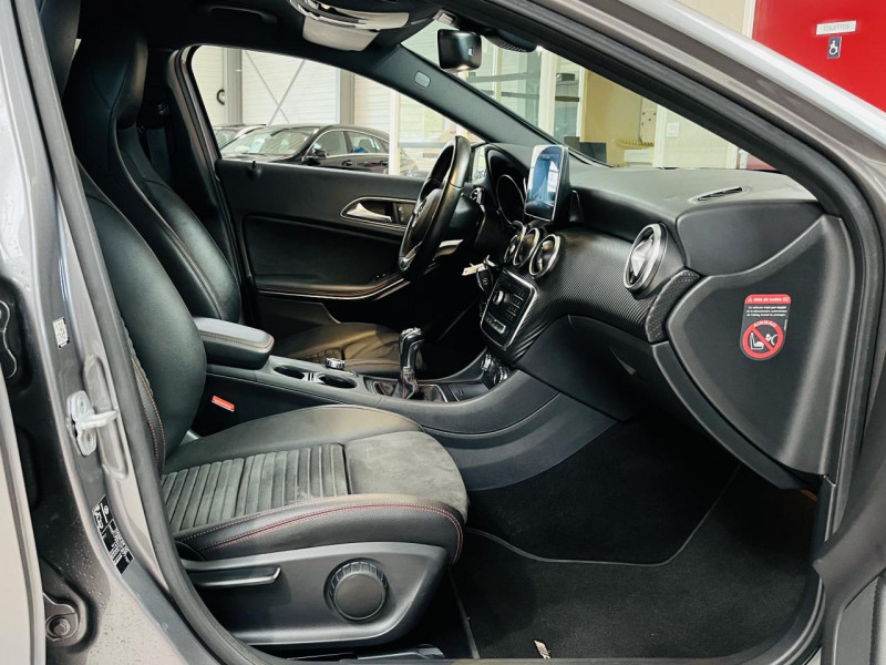 Photo 14 de l'offre de MERCEDES-BENZ CLASSE A 180 Fascination à 17490€ chez Occasions Champenoises