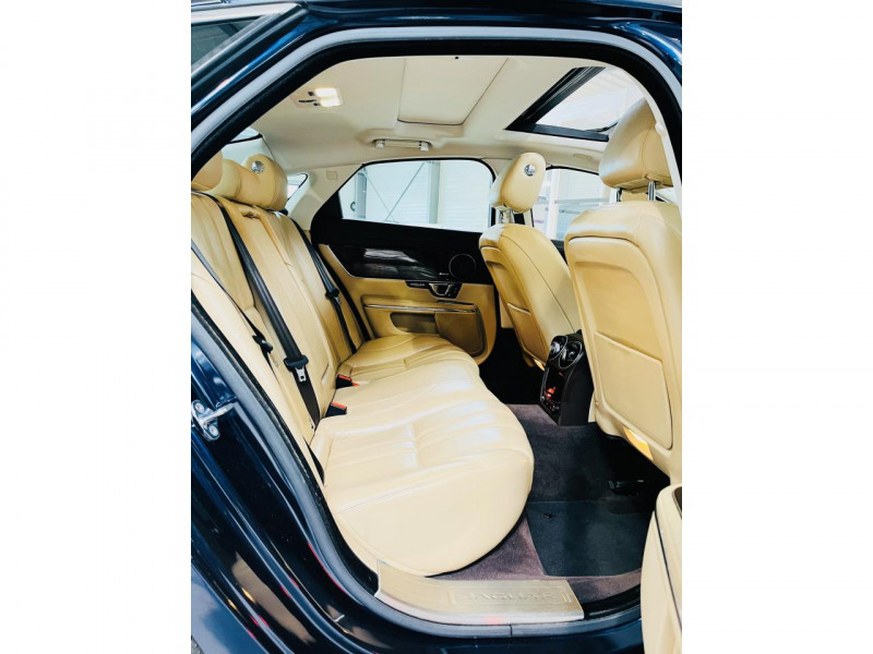 Photo 18 de l'offre de JAGUAR XJ V6 3.0 275 Portfolio BVA 8 à 24990€ chez Occasions Champenoises