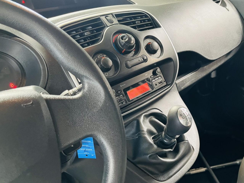Photo 4 de l'offre de RENAULT KANGOO EXPRESS MAXI DCI 95 EXTRA à 8990€ chez Occasions Champenoises