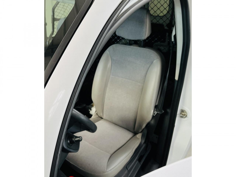 Photo 6 de l'offre de RENAULT KANGOO EXPRESS MAXI DCI 95 EXTRA à 8990€ chez Occasions Champenoises