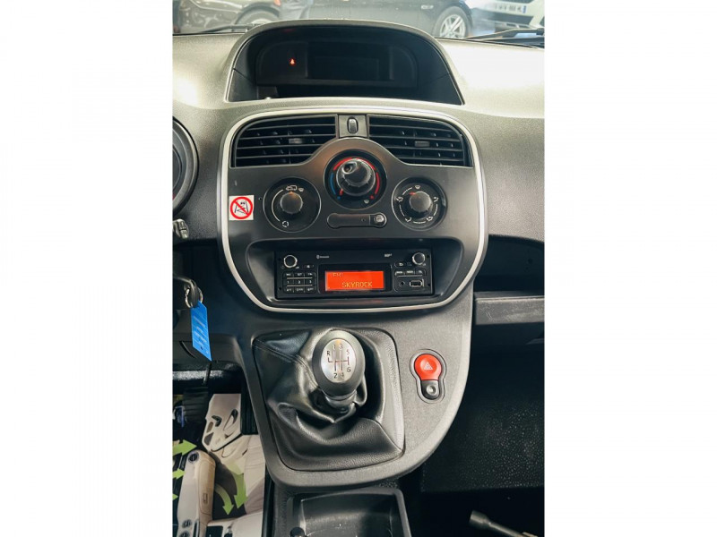 Photo 5 de l'offre de RENAULT KANGOO EXPRESS MAXI DCI 95 EXTRA à 8990€ chez Occasions Champenoises