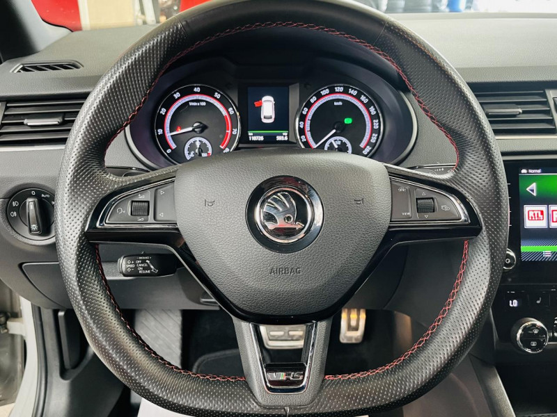 Photo 4 de l'offre de SKODA OCTAVIA COMBI 2.0 TSI 245 ch DSG7 RS à 22990€ chez Occasions Champenoises