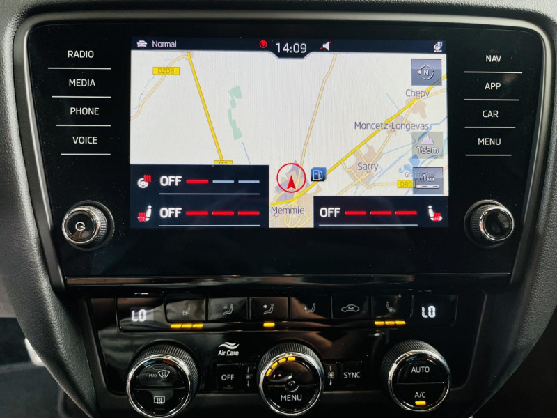 Photo 7 de l'offre de SKODA OCTAVIA COMBI 2.0 TSI 245 ch DSG7 RS à 22990€ chez Occasions Champenoises
